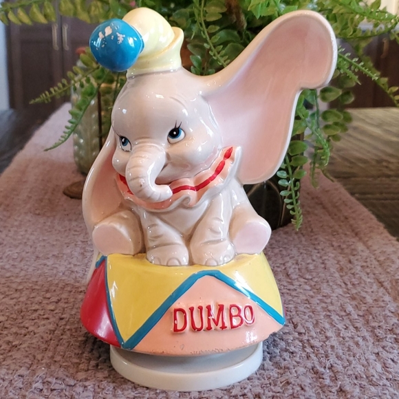 Vintage Dumbo Disney music box